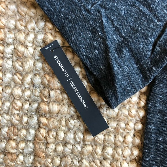 Nike Men's Sportswear Heritage Tee - Picture 6 of 6